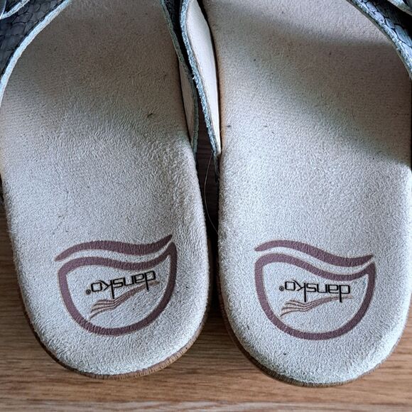 Dansko Sophie Women’s 39 / 9 Snakeskin Metallic Silver Wood Heel Sandals Shoes - Picture 10 of 12